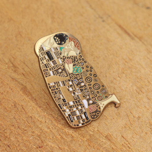 The Kiss Pin