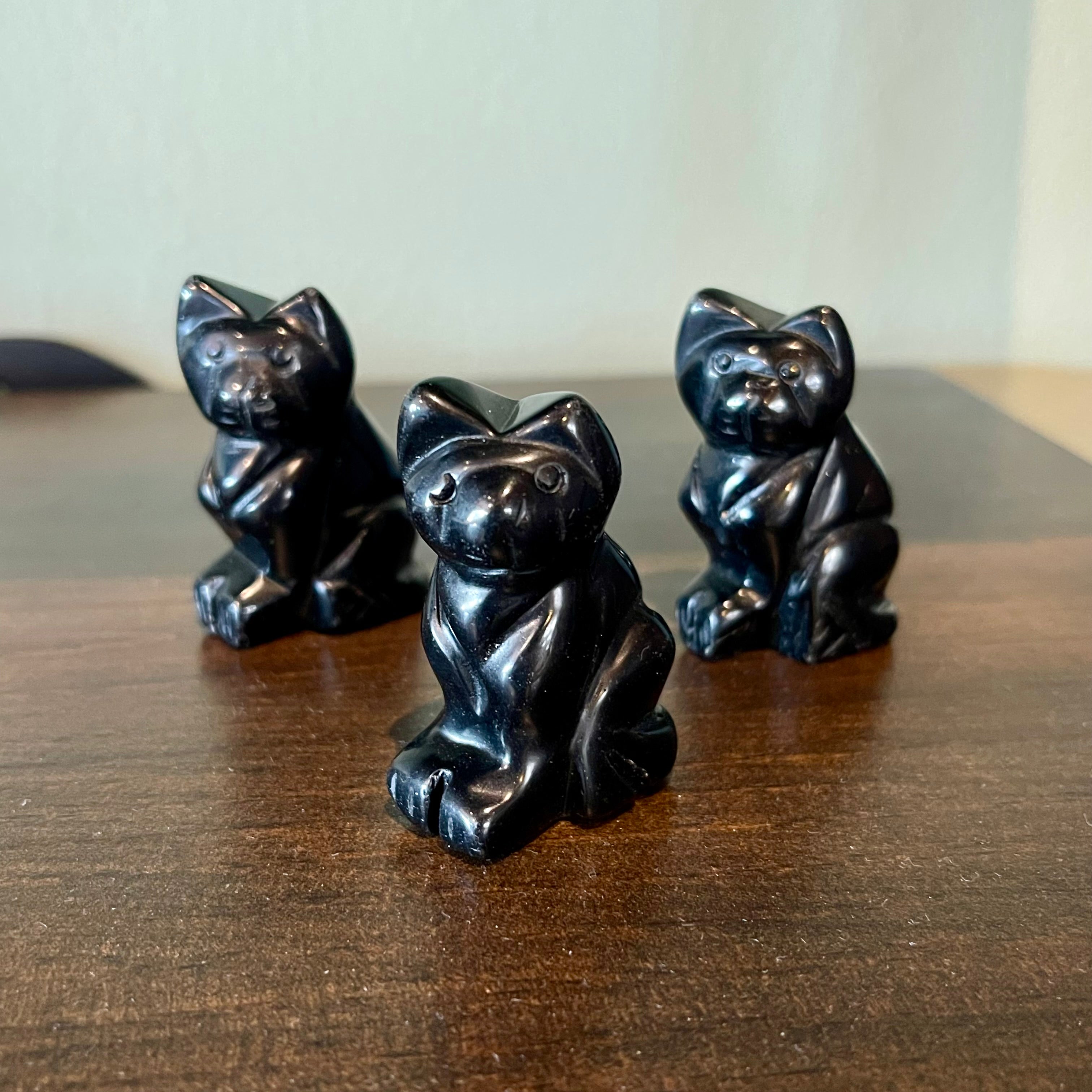 Obsidian - Cat Carving