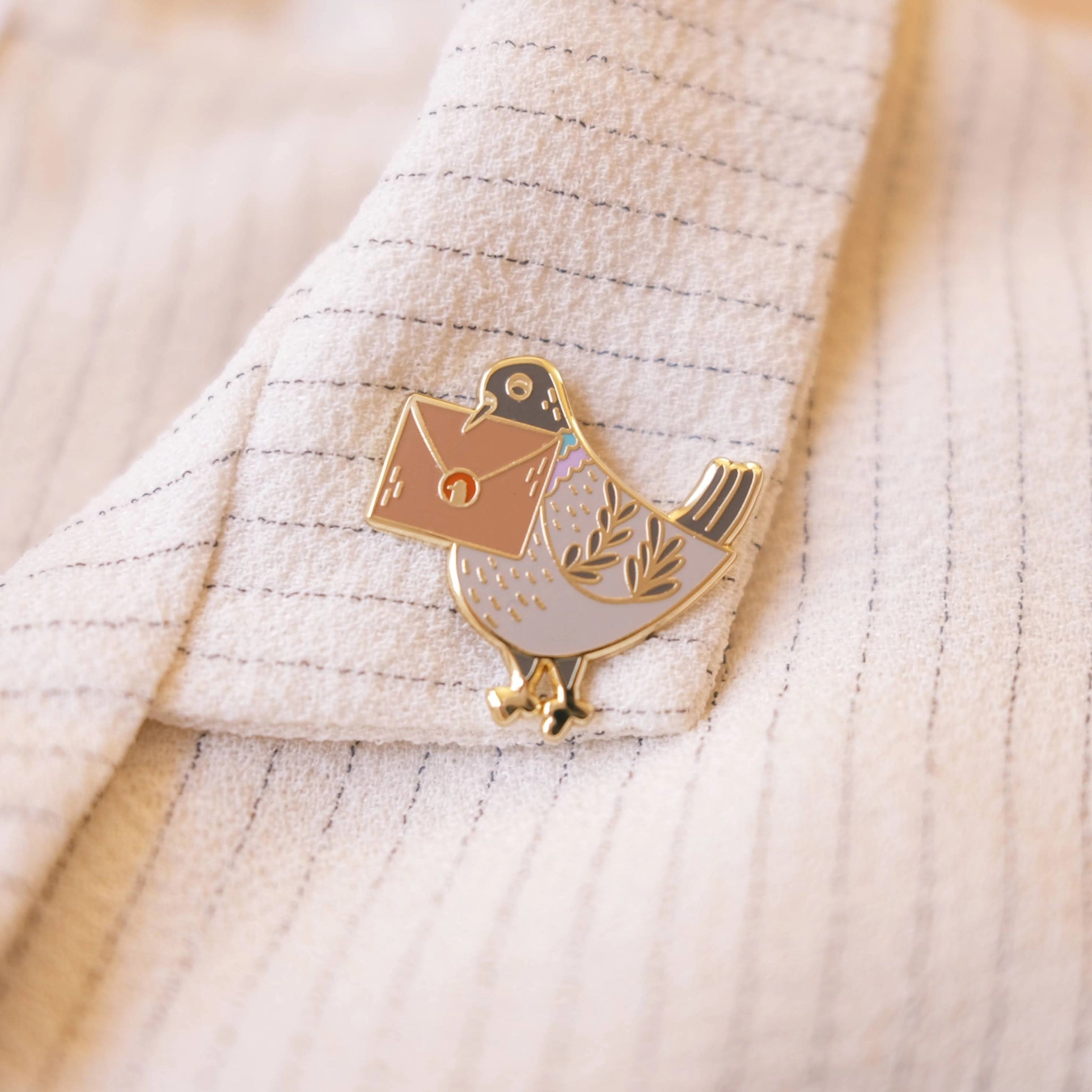 Pigeon Messenger Pin