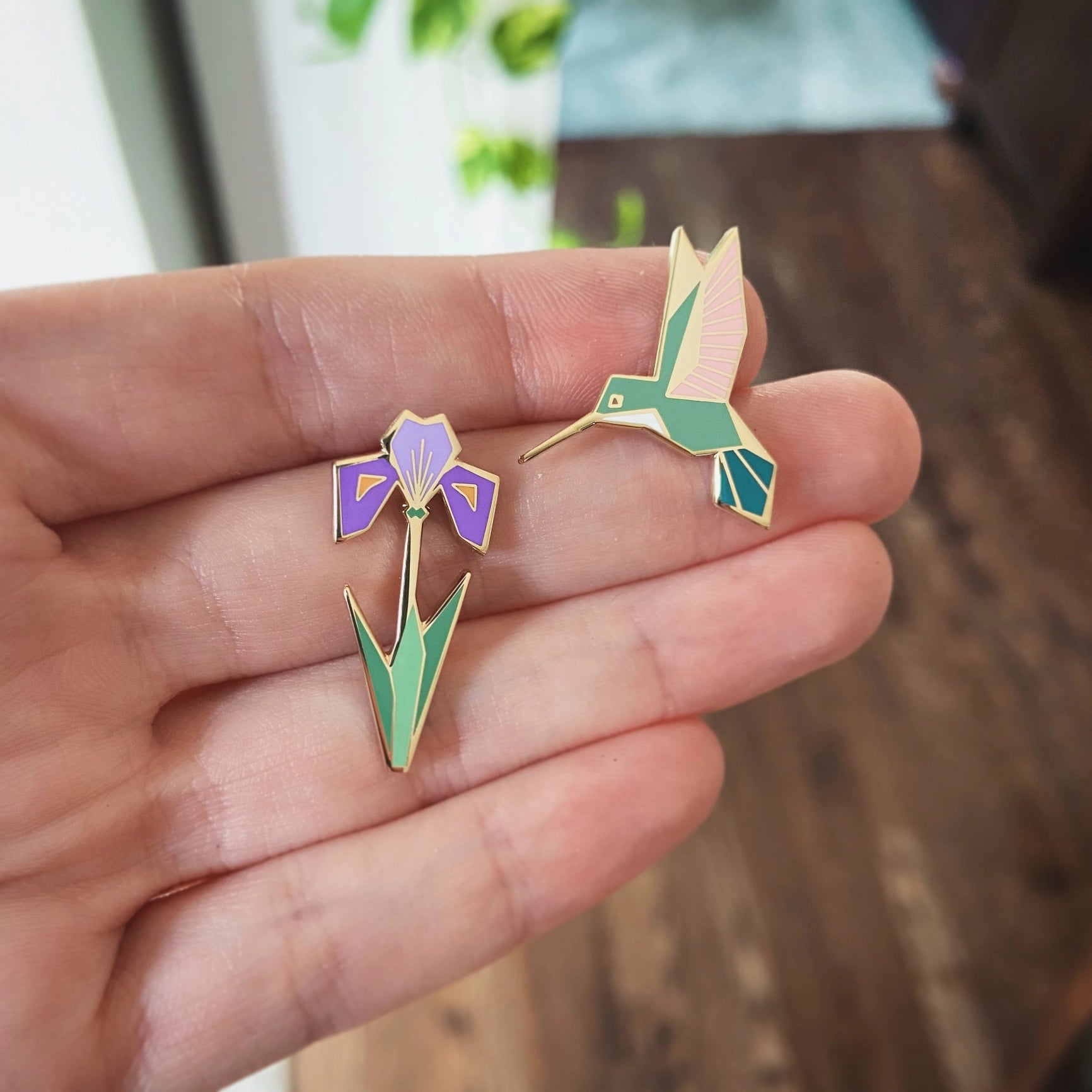 Iris Pin
