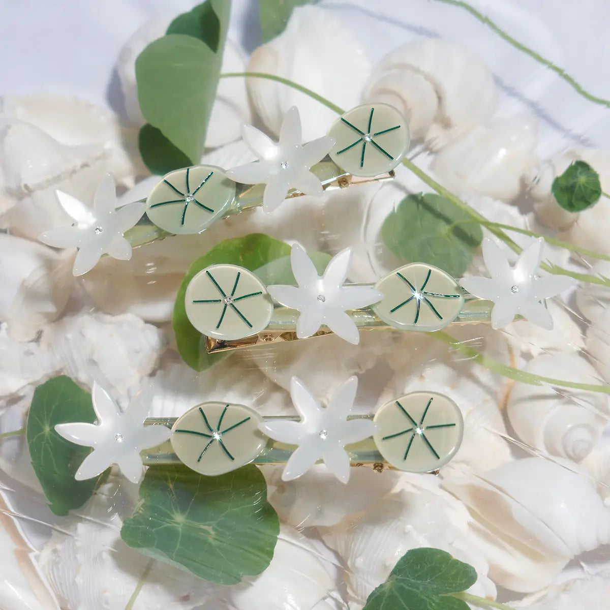 Nymphaea White Lotus Flowers Alligator Clip