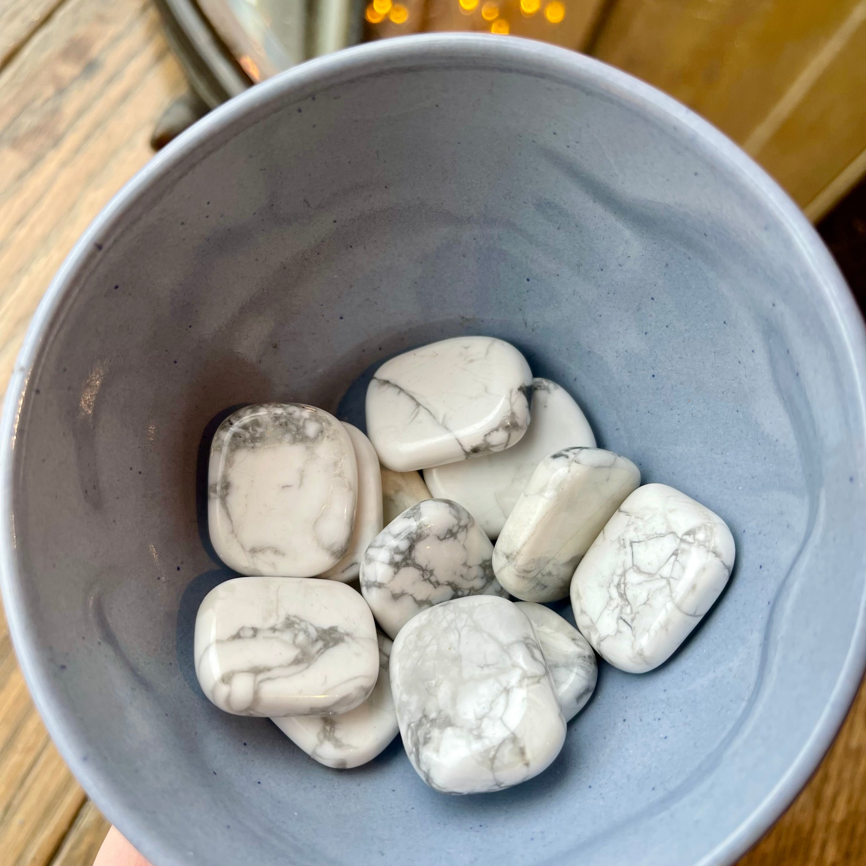 Howlite - Mini Palm Stones