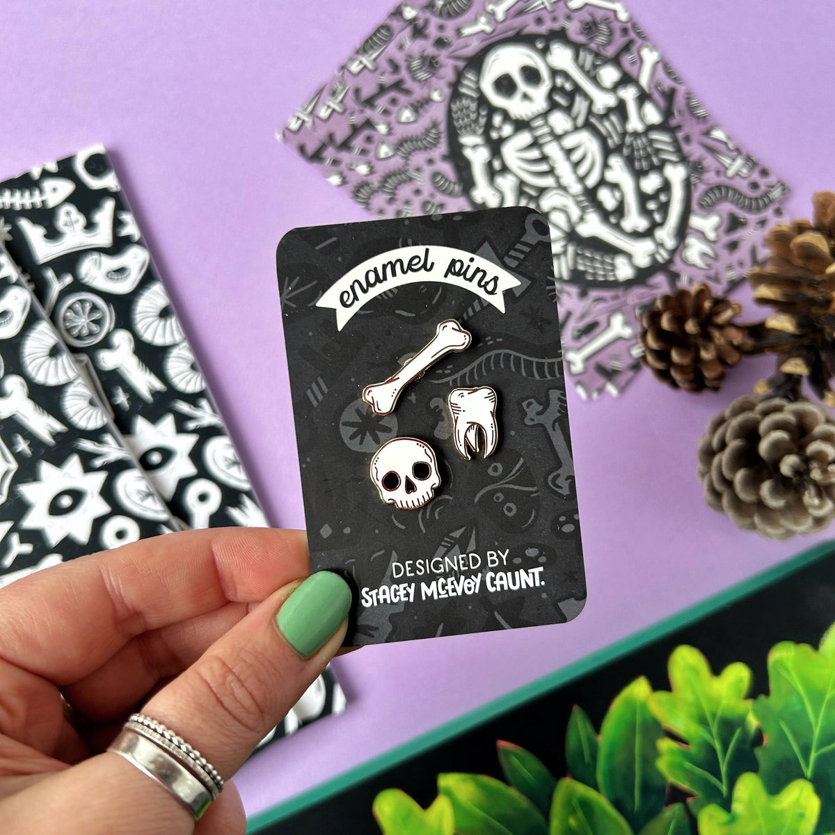 Bones Pin Set