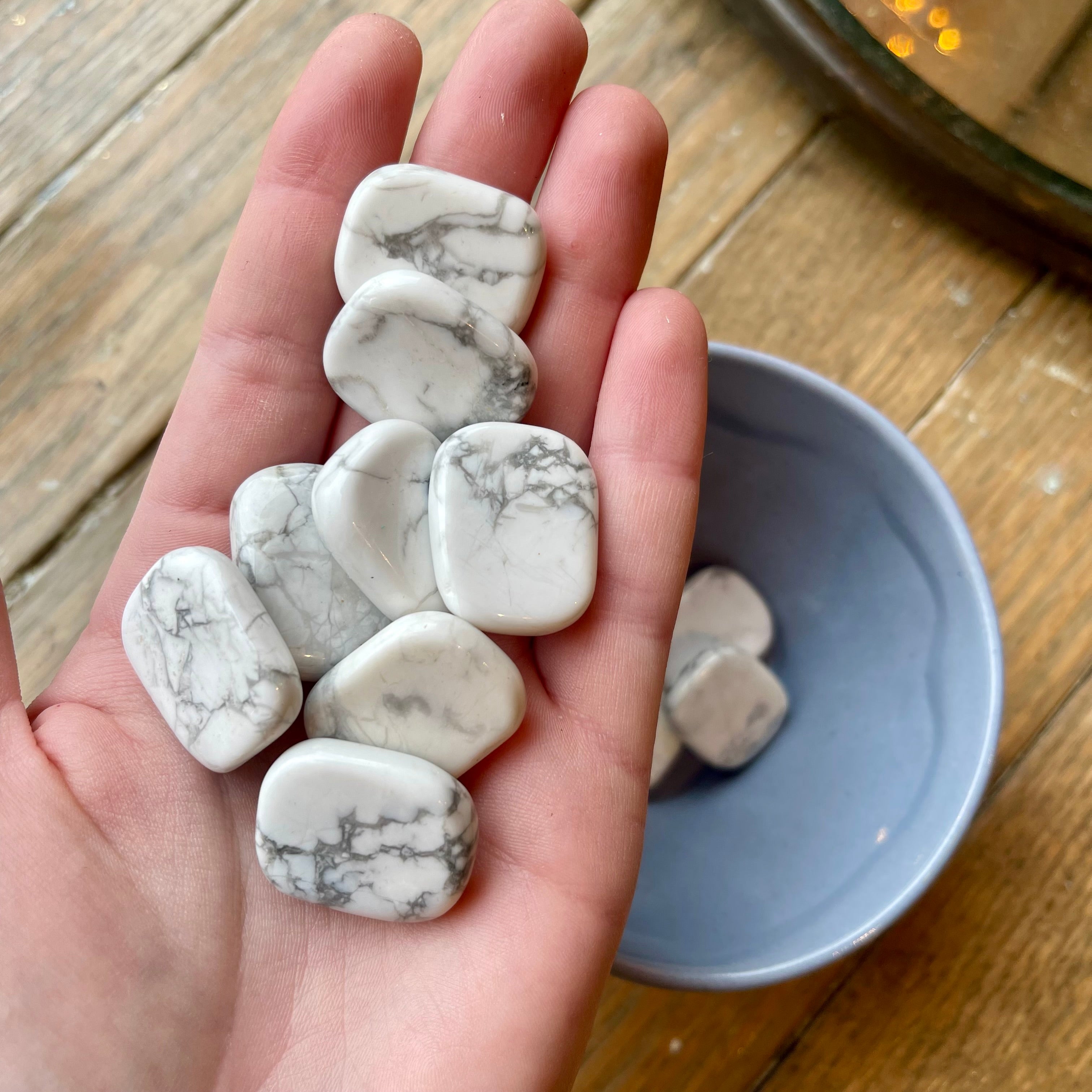 Howlite - Mini Palm Stones