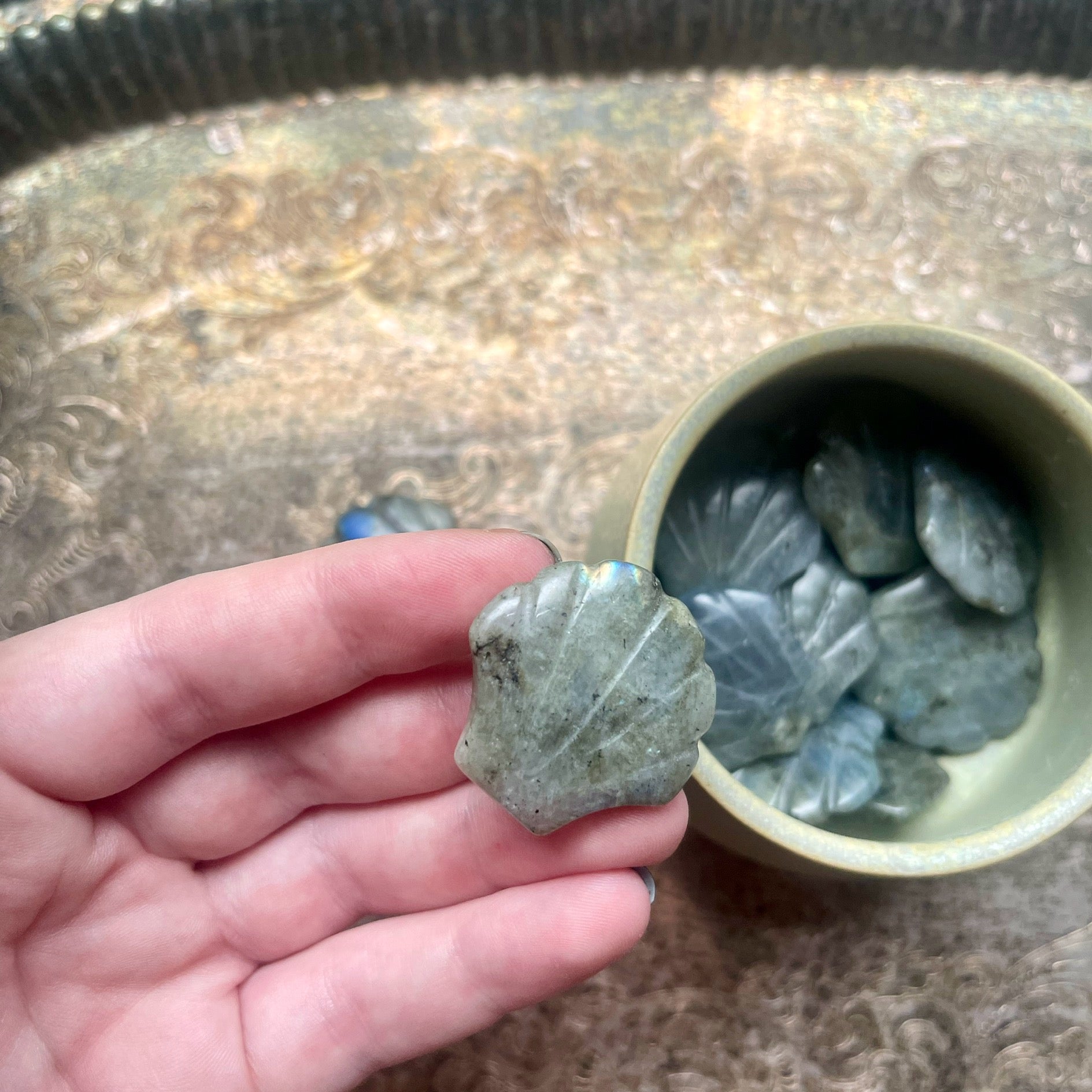 Labradorite - Crystal Seashell Carving
