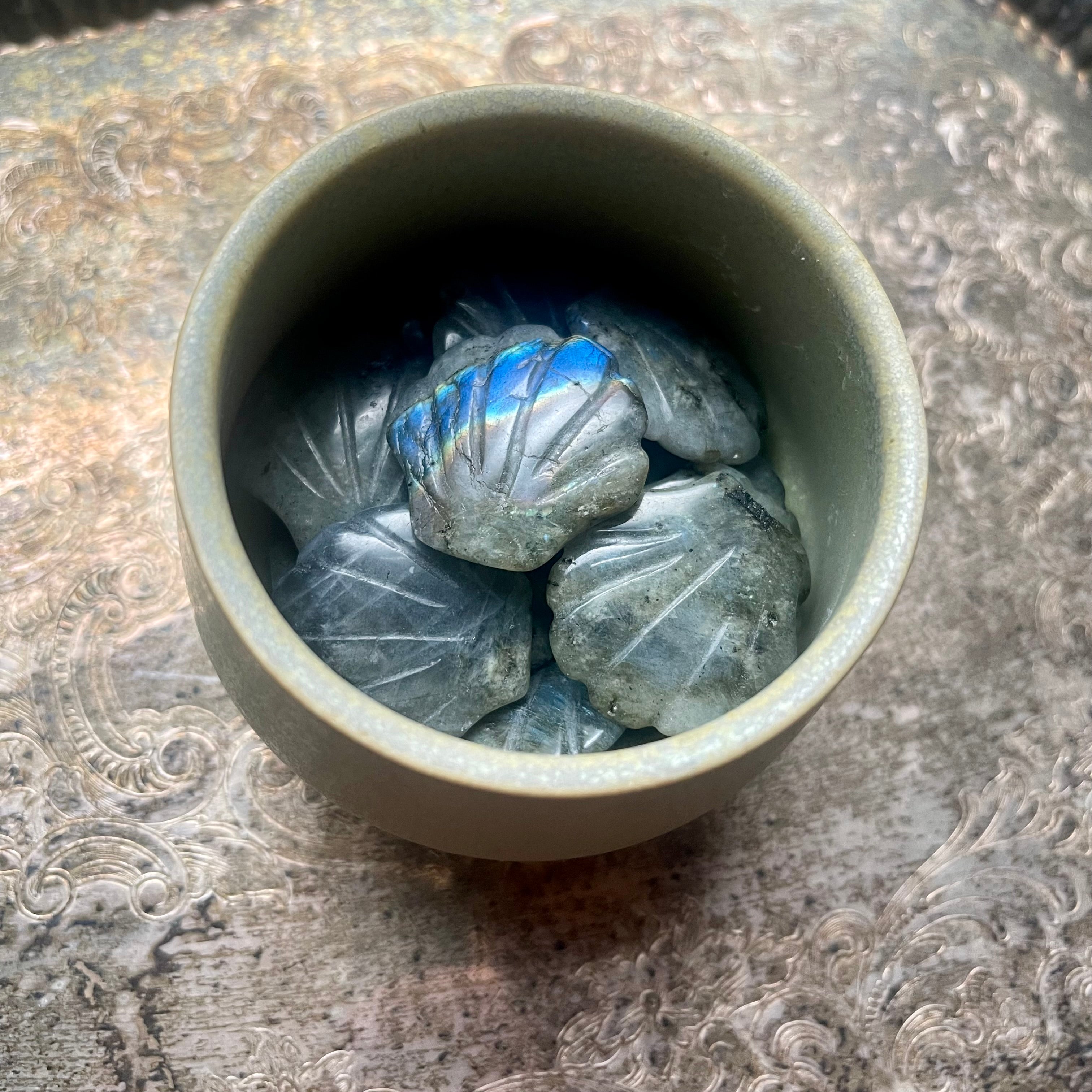 Labradorite - Crystal Seashell Carving