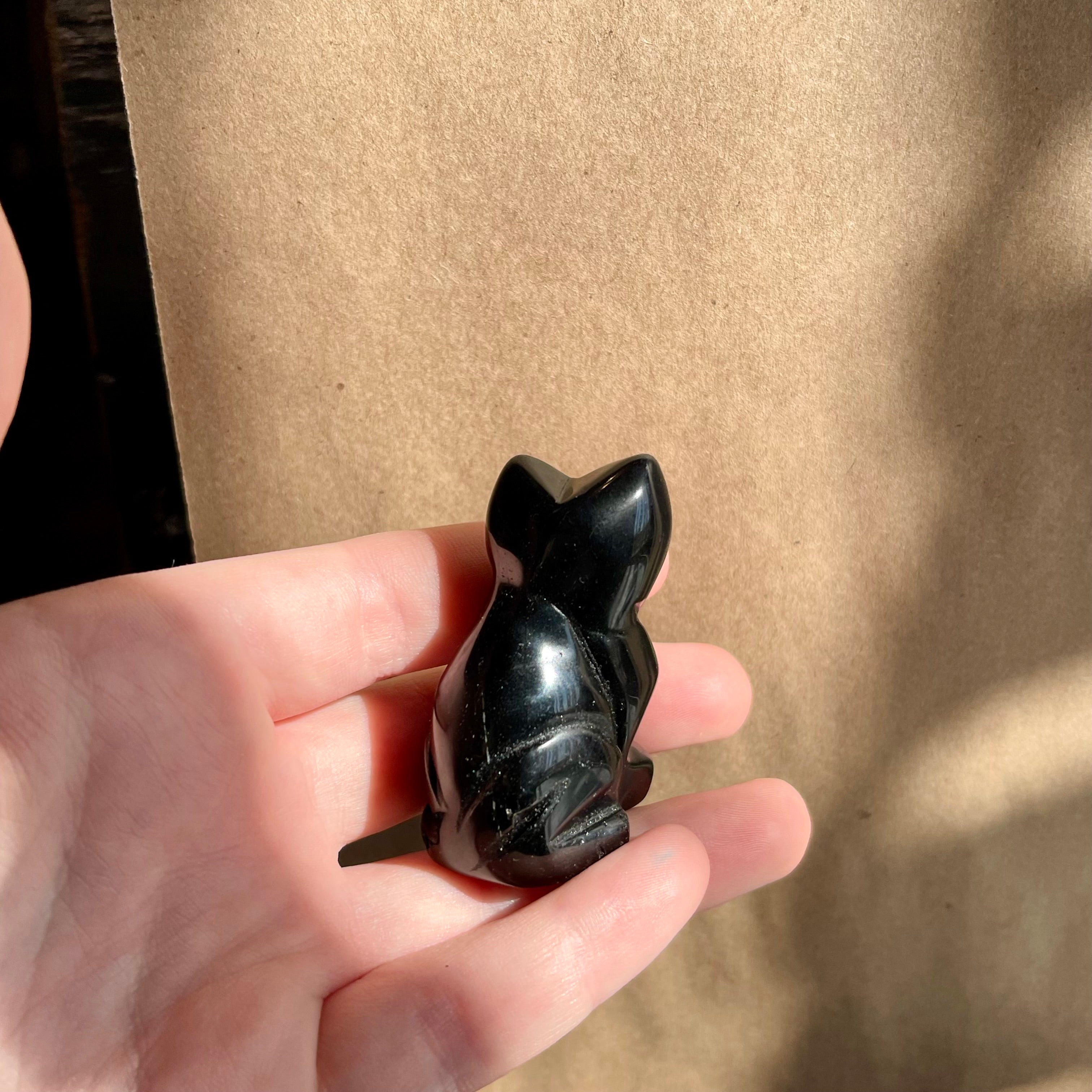 Obsidian - Cat Carving