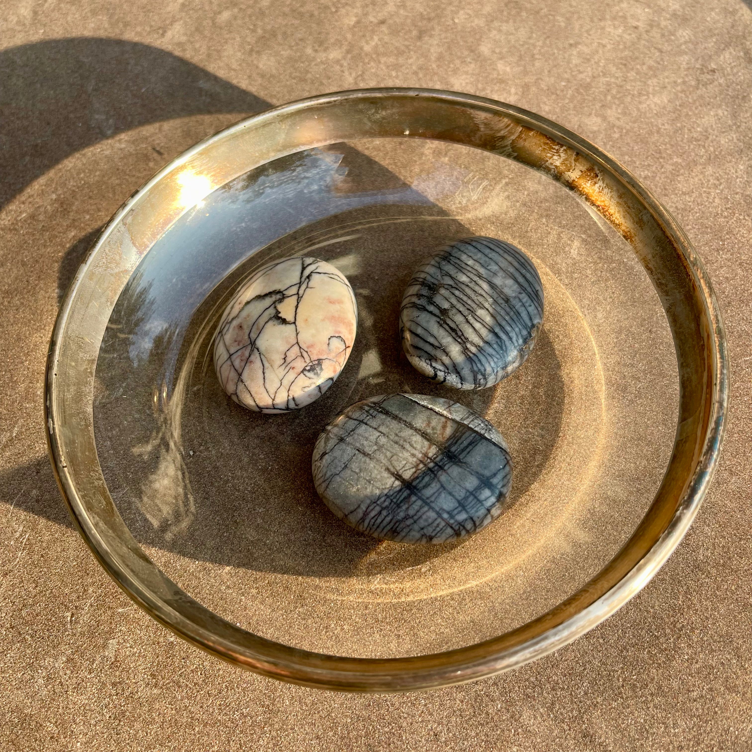 Spiderweb Jasper - Pillow Palm Stone