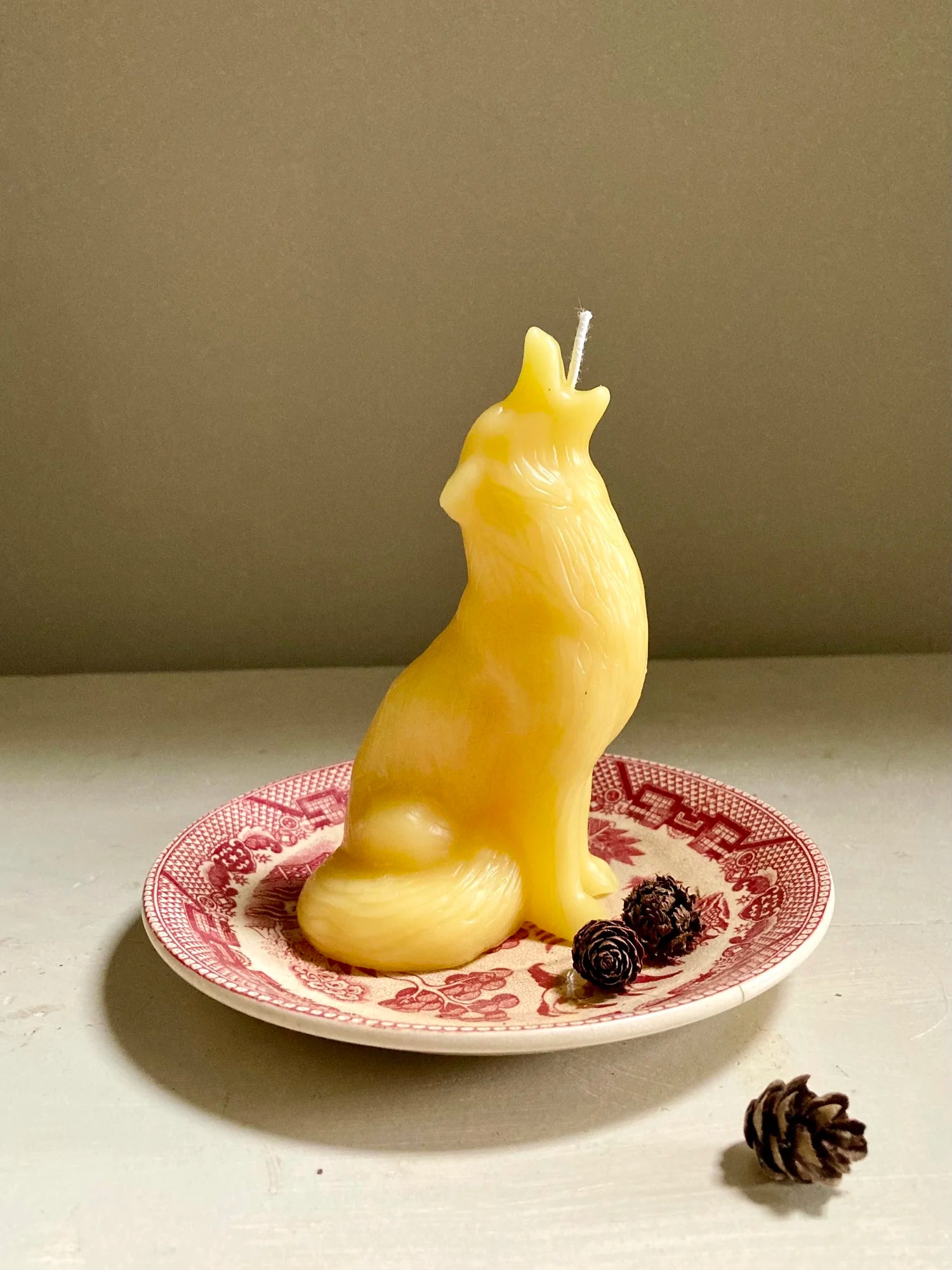 Wolf Beeswax Candle - Natural