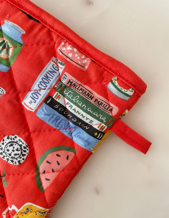 Red Kitchen Shelf Oven Mitt + Pot Holder Set