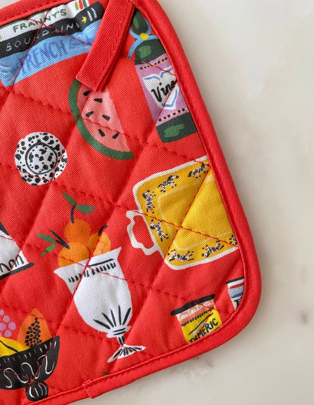 Red Kitchen Shelf Oven Mitt + Pot Holder Set