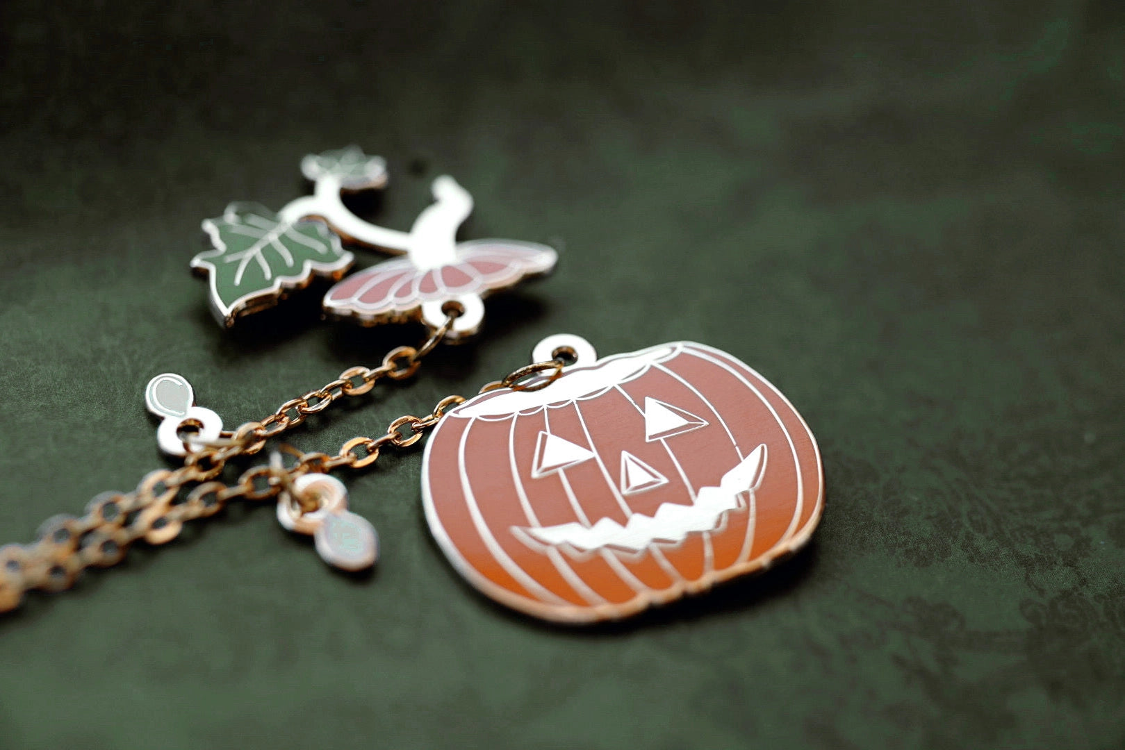 Jack-O-Lantern Chain Brooch Pin - Orange