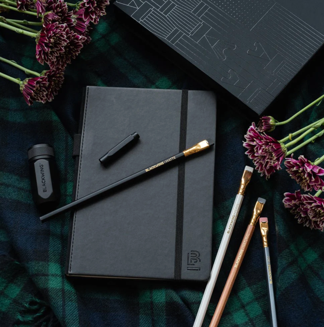 Blackwing Blank Sketchbook & Pencils Essentials Gift Set