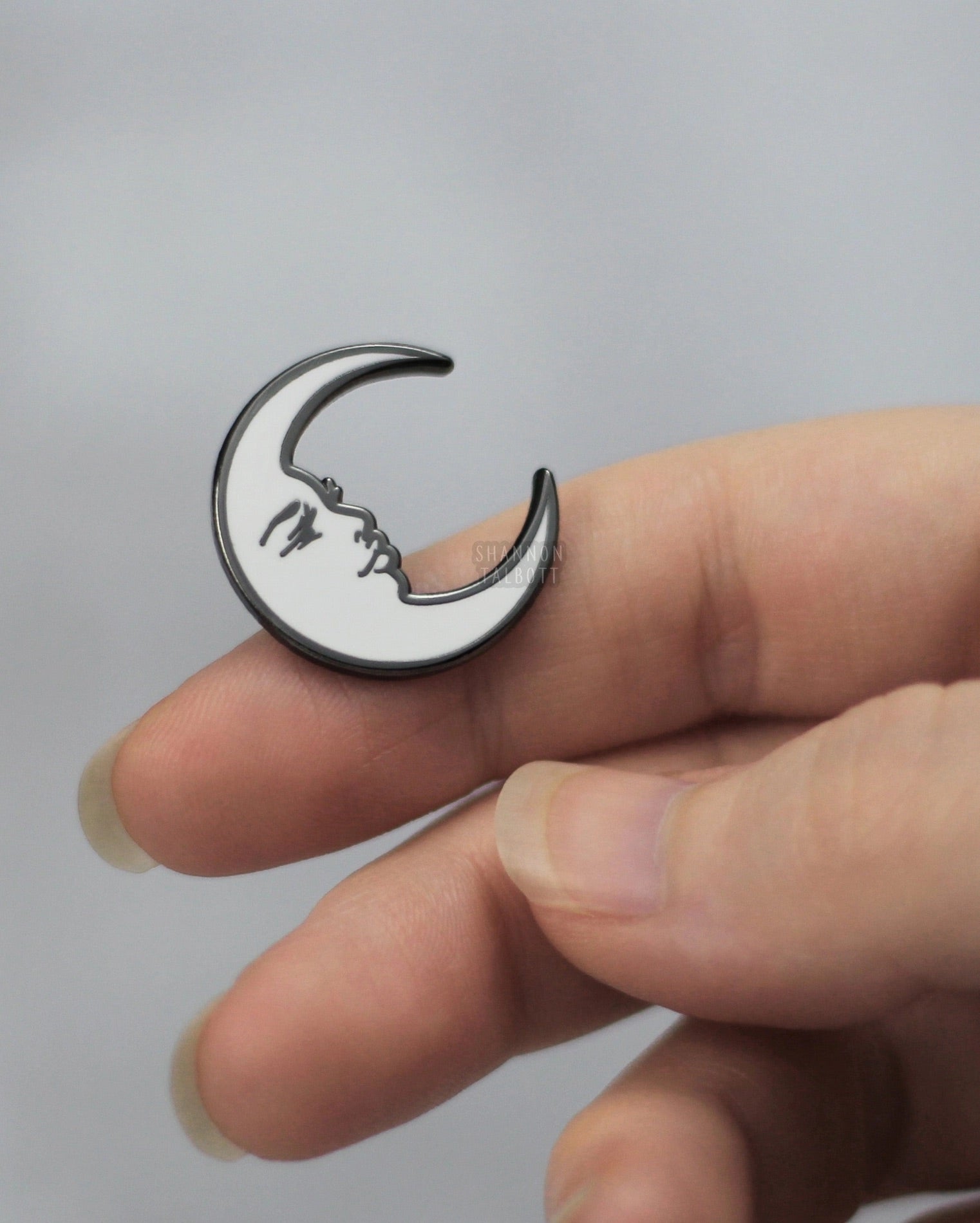 La Luna Moon Pin