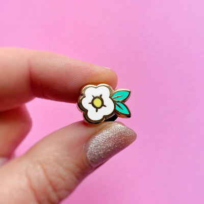 Mini White Flower Pin