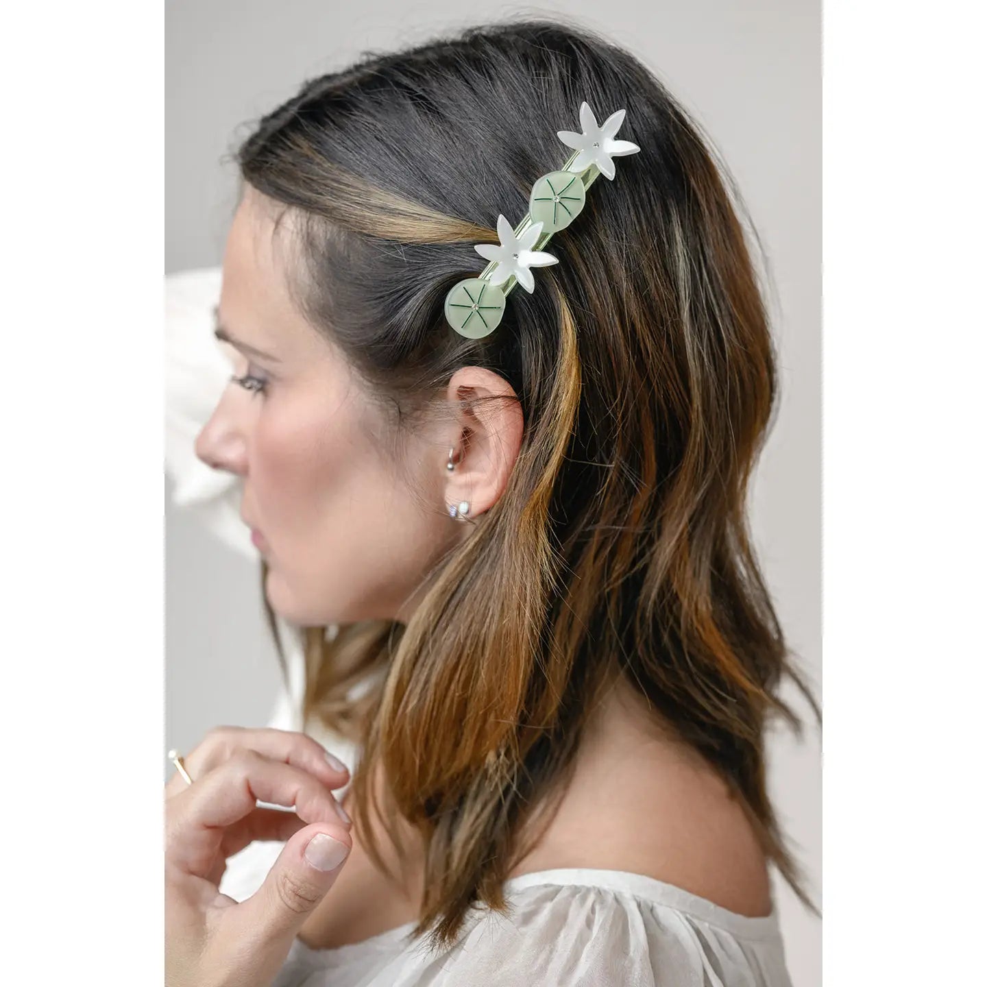 Nymphaea White Lotus Flowers Alligator Clip