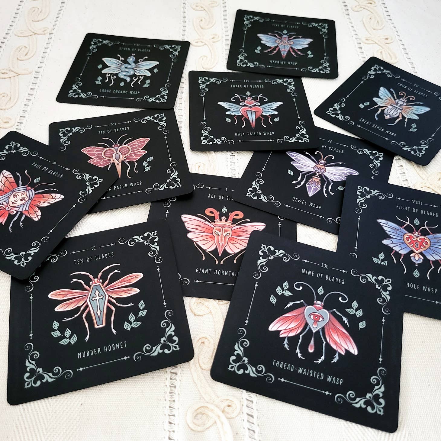 Insecta Obscura Tarot - Animal Divination Deck