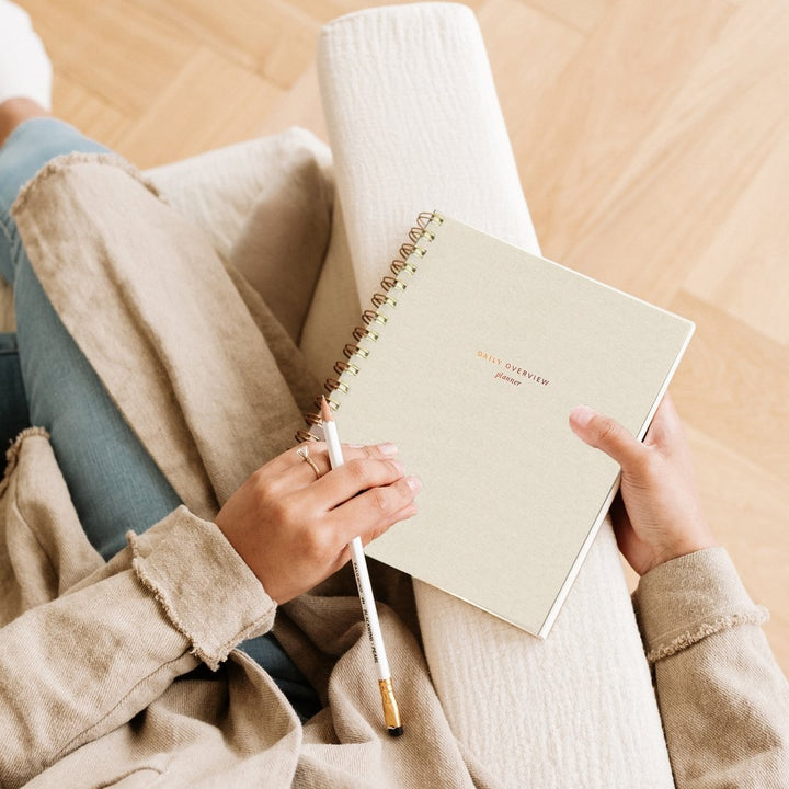 Daily Overview Planner Undated - Chalk White