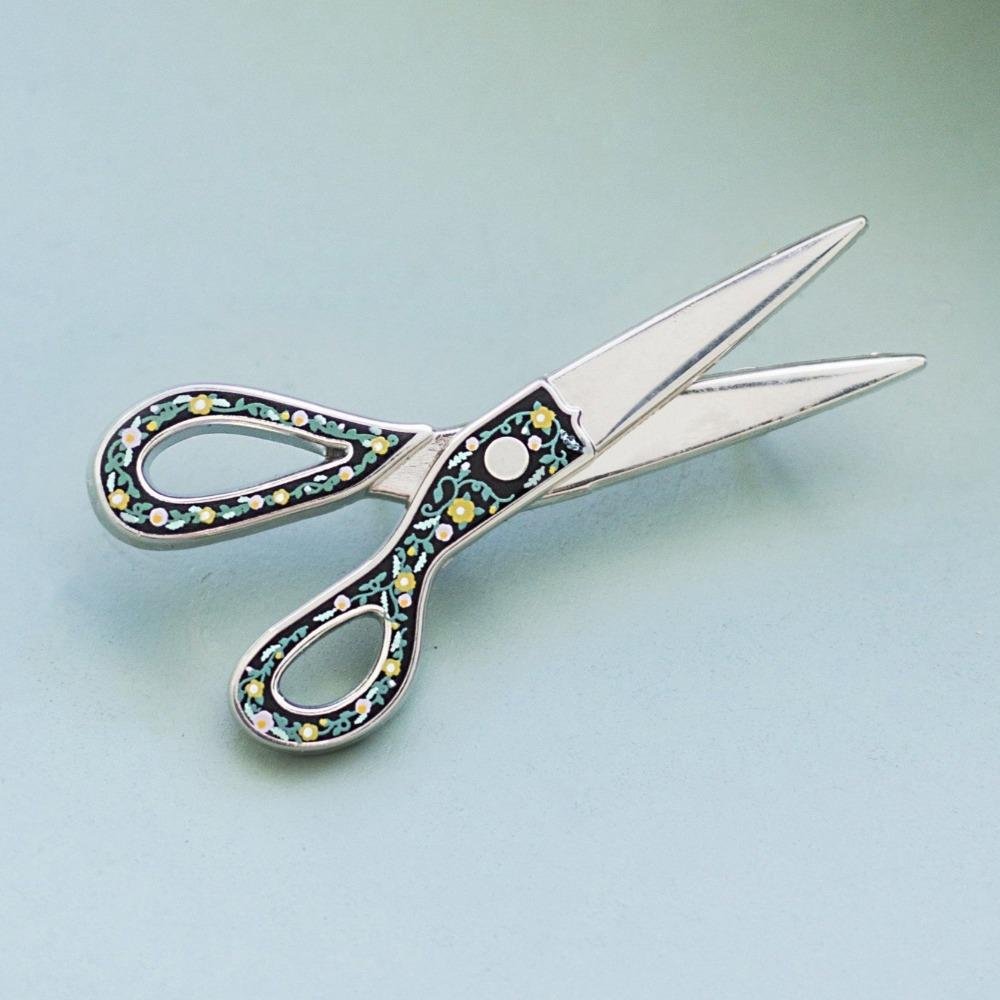 Floral Scissors Pin (interactive)