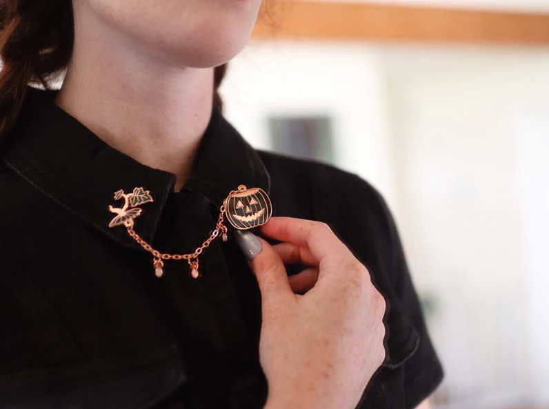 Jack-O-Lantern Chain Brooch Pin - Orange