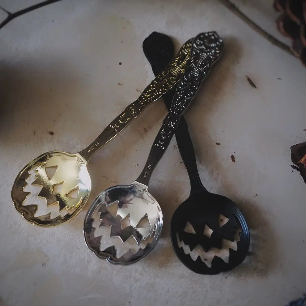 Haunted Hallows Tea Spoons - Silver