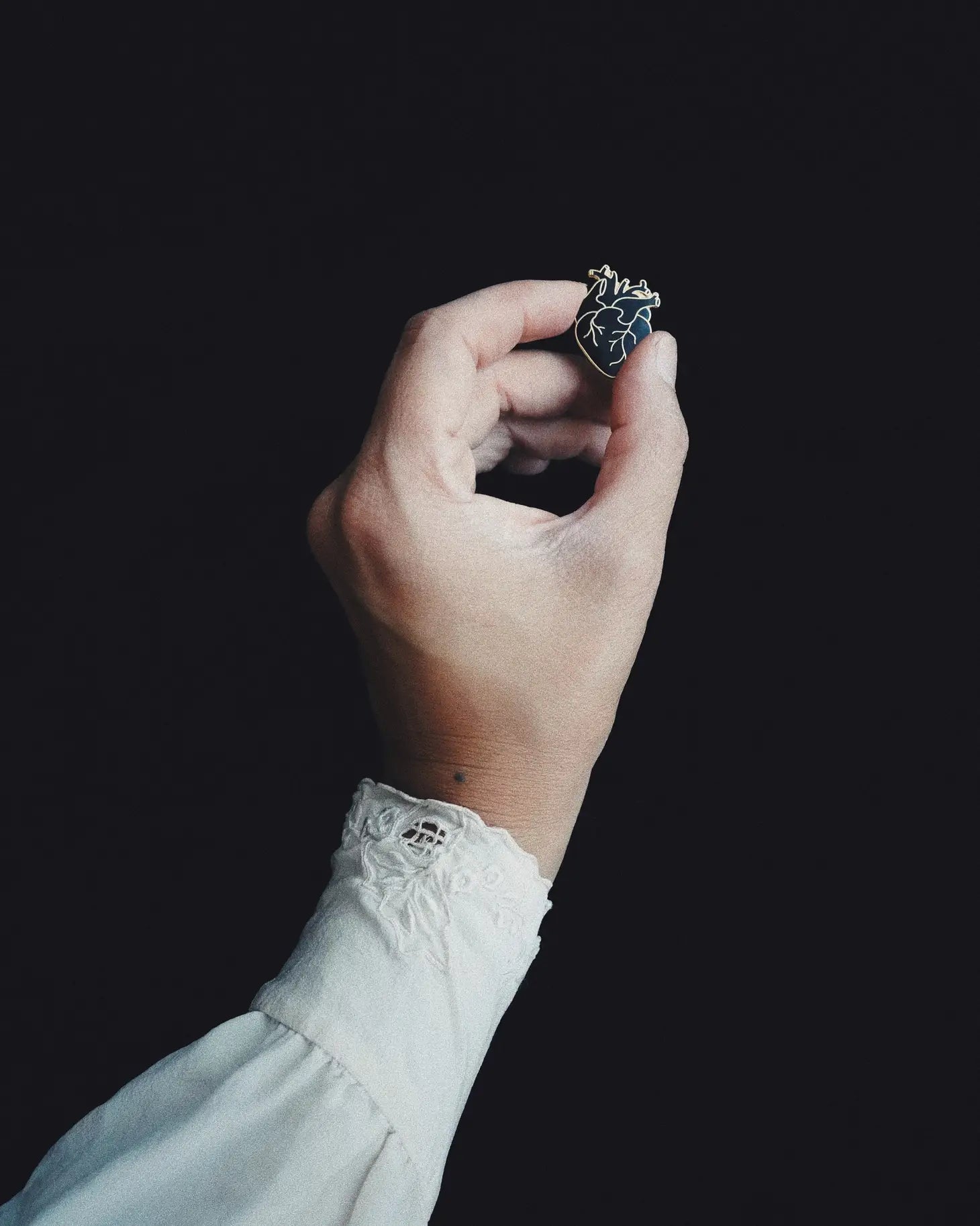 Black Heart Pin - Gold